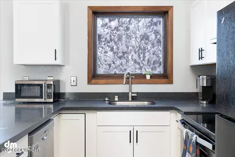Kitchen - 3581 E 20th Ave, Anchorage, AK 99508 photo 6 of 6