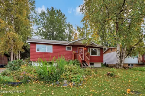 2050 Waldron Dr, Anchorage, AK 99507