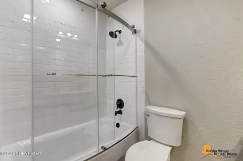 Bath - 6400 E 14th Ct, Anchorage, AK 99504 photo 6 of 6