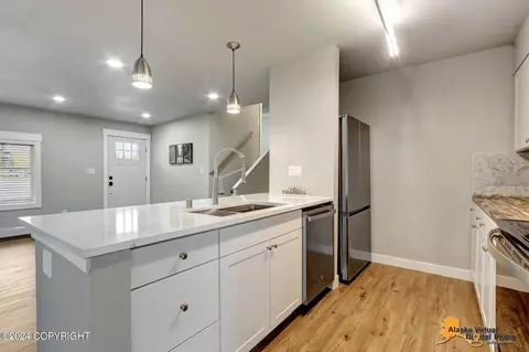 Kitchen - 6400 E 14th Ct, Anchorage, AK 99504 photo 8 of 10