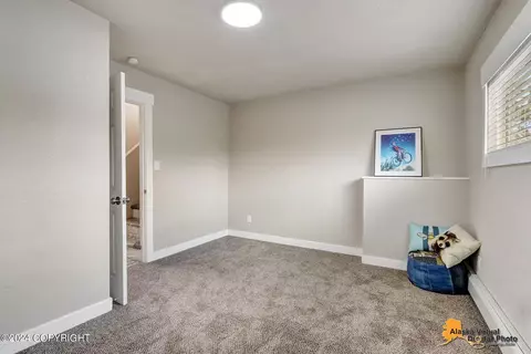 Bedroom - 6400 E 14th Ct, Anchorage, AK 99504 photo 6 of 13