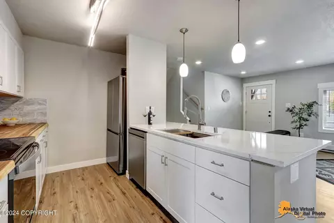 Kitchen - 6400 E 14th Ct, Anchorage, AK 99504 photo 3 of 10