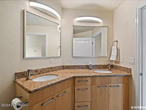 1126 E 16th Ave # B-404, Anchorage, AK 99501 photo 22