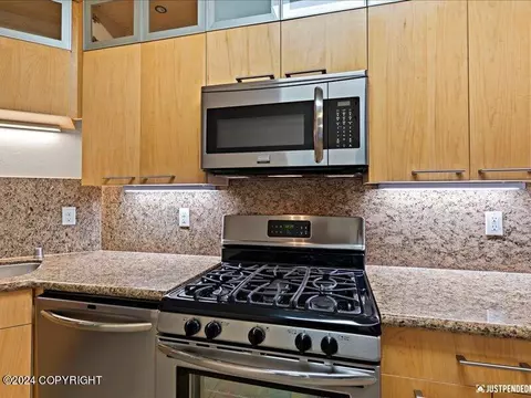 1126 E 16th Ave # B-404, Anchorage, AK 99501 photo 8