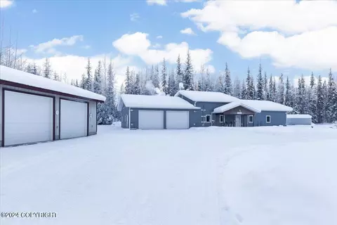 3193 Repp Rd, North Pole, AK 99705