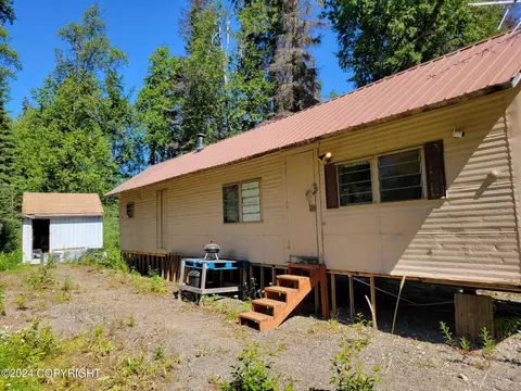 53642 Timber Ln, Nikiskinorth Kenai, AK 99635