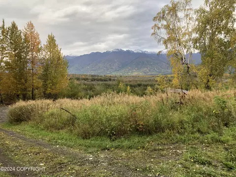 12724 Hunter Creek Dr, Palmer, AK 99645