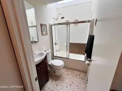 2864 E 42nd Ave, Anchorage, AK 99508 photo 8
