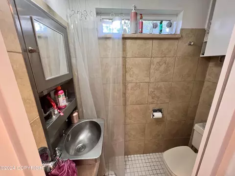 2864 E 42nd Ave, Anchorage, AK 99508 photo 29