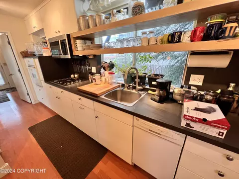2864 E 42nd Ave, Anchorage, AK 99508 photo 11