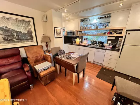 2864 E 42nd Ave, Anchorage, AK 99508 photo 13