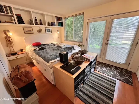 2864 E 42nd Ave, Anchorage, AK 99508