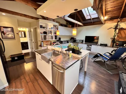 2864 E 42nd Ave, Anchorage, AK 99508 photo 18