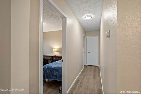 Entry Way - 4324 E 6th Ave, Anchorage, AK 99508 photo 3 of 4
