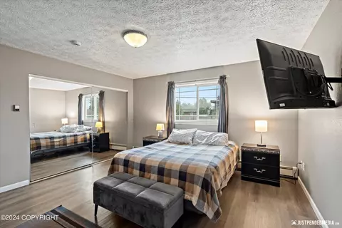 Bedroom - 4324 E 6th Ave, Anchorage, AK 99508 photo 5 of 6