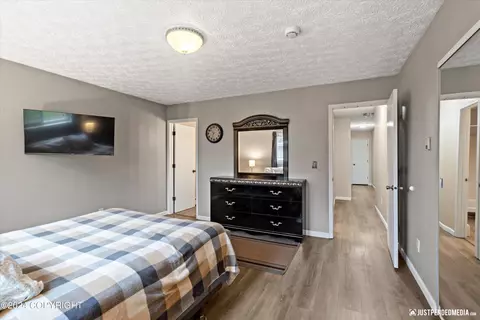 Bedroom - 4324 E 6th Ave, Anchorage, AK 99508 photo 6 of 6