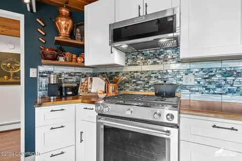 Kitchen - 3006 Eureka St, Anchorage, AK 99503 photo 4 of 9
