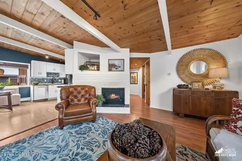 Living - 3006 Eureka St, Anchorage, AK 99503 photo 4 of 5
