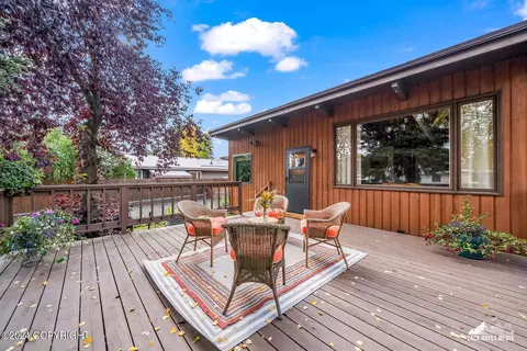 3006 Eureka St, Anchorage, AK 99503