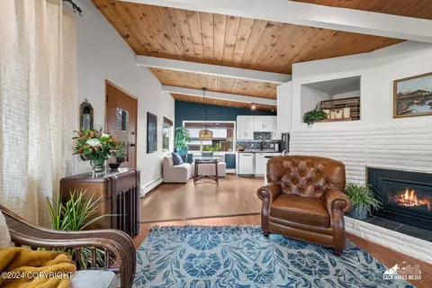 Living - 3006 Eureka St, Anchorage, AK 99503 photo 5 of 5