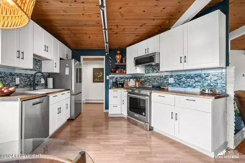 Kitchen - 3006 Eureka St, Anchorage, AK 99503 photo 5 of 9
