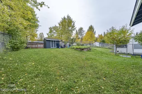 8380 Stratton Cir, Anchorage, AK 99507 photo 18