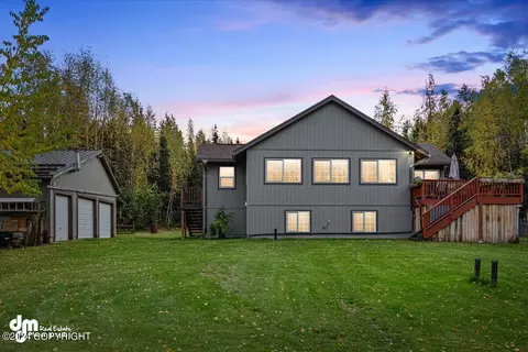 11619 W Ballyshannon Dr, Houston, AK 99623