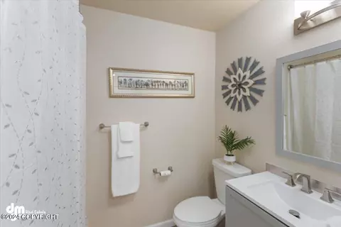 Bath - 3821 E 66th Ave, Anchorage, AK 99507 photo 3 of 4