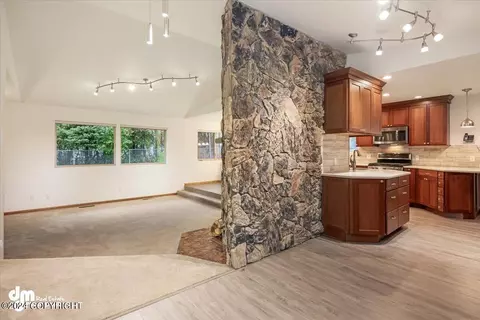 Living - 17719 Blue Spruce Ln, Eagle River, AK 99577 photo 5 of 8