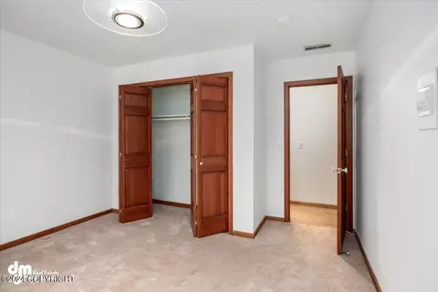 Bedroom - 17719 Blue Spruce Ln, Eagle River, AK 99577 photo 4 of 9