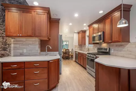 Kitchen - 17719 Blue Spruce Ln, Eagle River, AK 99577 photo 5 of 9