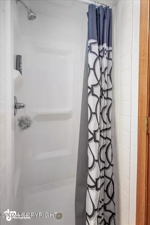 Bath - 17719 Blue Spruce Ln, Eagle River, AK 99577 photo 9 of 9
