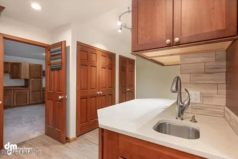 Kitchen - 17719 Blue Spruce Ln, Eagle River, AK 99577 photo 7 of 9