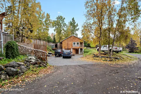 3210 Baxter Rd, Anchorage, AK 99504 photo 2