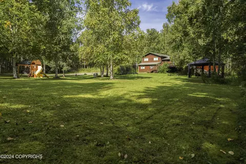 525 W Ponderosa Loop, Wasilla, AK 99654