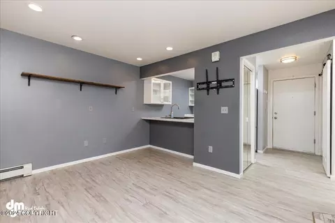 Living - 5018 E 43rd Ave # 6, Anchorage, AK 99508 photo 4 of 5