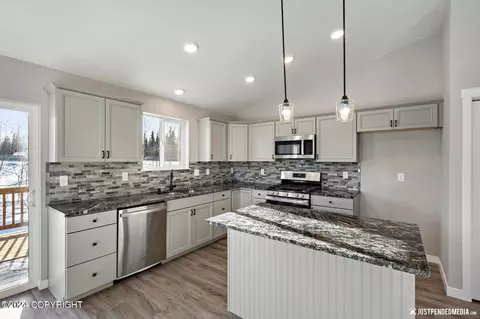 13251 E Cayuga Ave, Palmer, AK 99645