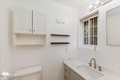 Bath - 5401 E Cherry Dr, Wasilla, AK 99654 photo 2 of 4