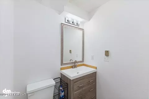 Bath - 5401 E Cherry Dr, Wasilla, AK 99654 photo 3 of 4