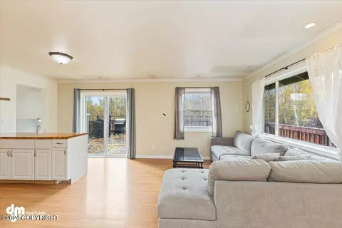 Living - 5401 E Cherry Dr, Wasilla, AK 99654 photo 2 of 2