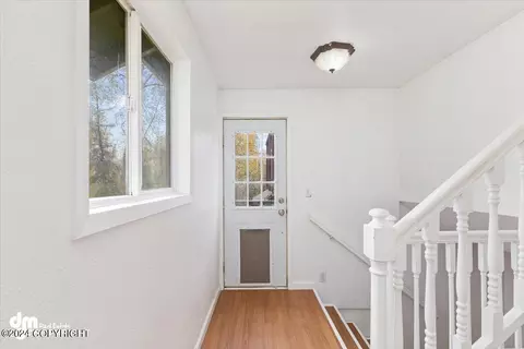 Entry Way - 5401 E Cherry Dr, Wasilla, AK 99654 photo 4 of 5