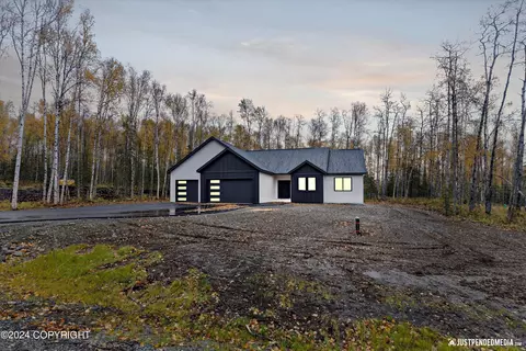 5365 W Hidden Paradise Rd, Wasilla, AK 99623