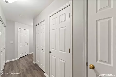 Entry Way - 5686 Alora Loop, Anchorage, AK 99504 photo 4 of 5