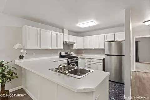 Kitchen - 5686 Alora Loop, Anchorage, AK 99504 photo 1 of 5