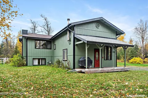 2700 E Fallbrooks Ave, Wasilla, AK 99654