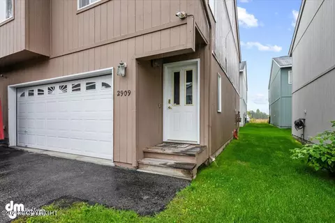 2909 Summer Sun Ct, Anchorage, AK 99507