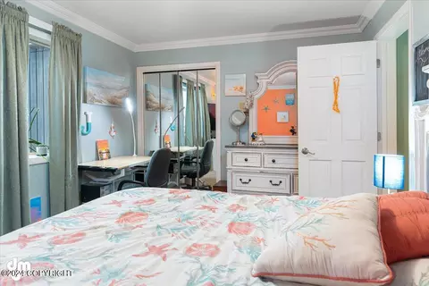 Bedroom - 9902 Amchitka Cir, Eagle River, AK 99577 photo 4 of 9