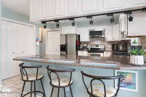 Kitchen - 9902 Amchitka Cir, Eagle River, AK 99577 photo 5 of 6