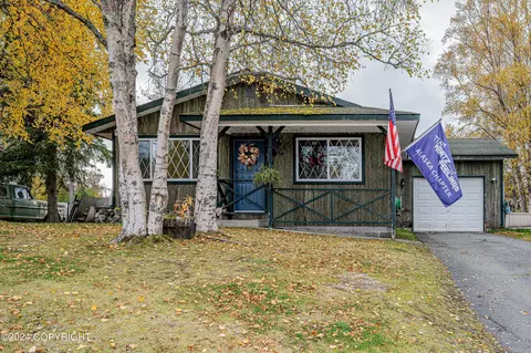 713 Sycamore St, Kenai, AK 99611