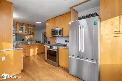 Kitchen - 27220 Falcon Dr, Chugiak, AK 99567 photo 5 of 6